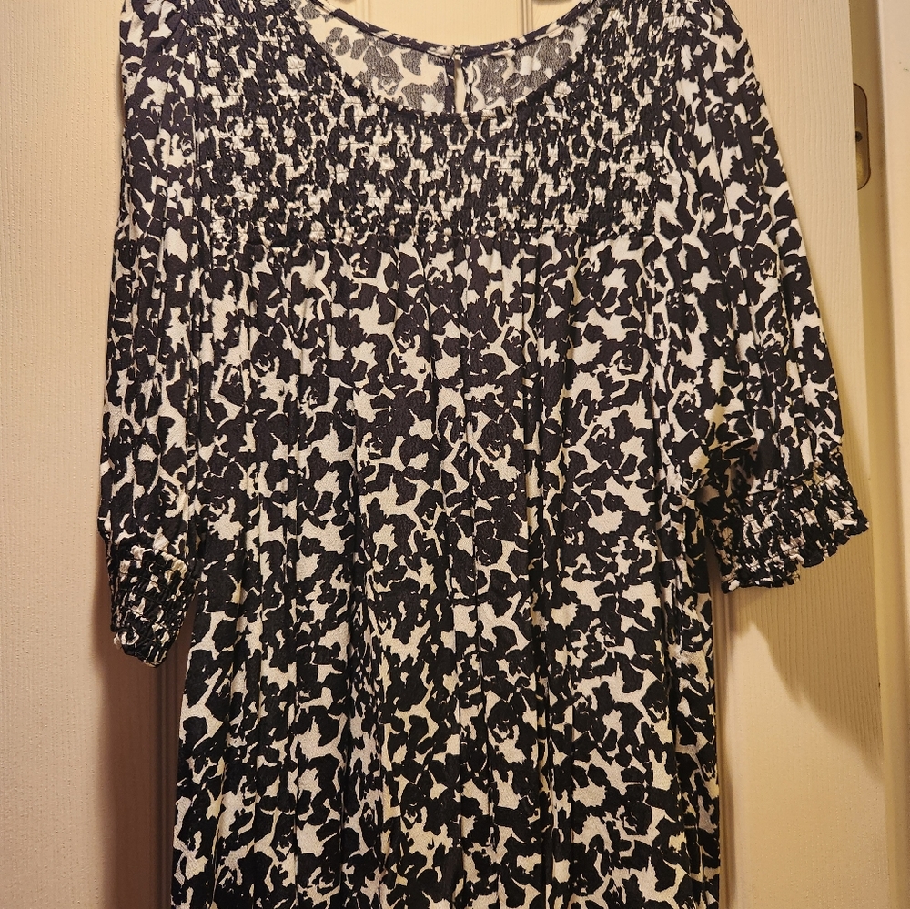 Black and white top